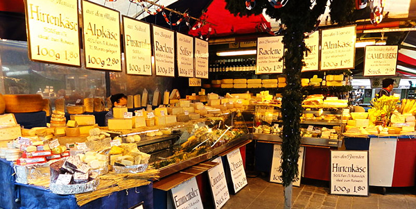 Cheese stand at the Viktualienmarkt, München