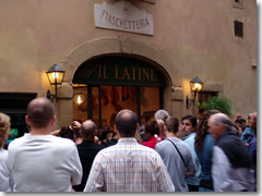 People line up for Il Latini