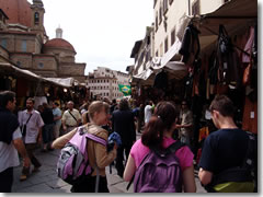 The San Lorenzo leather market.
