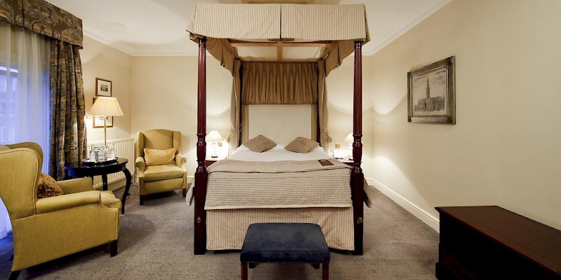 A bedroom, Mercure Salisbury White Hart Hotel, Salisbury and Stonehenge (Photo courtesy of the hotel)